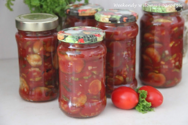 Pomidorowe ogórki do słoików