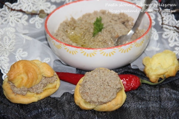 Pasta słonecznikowo-orkiszowa
