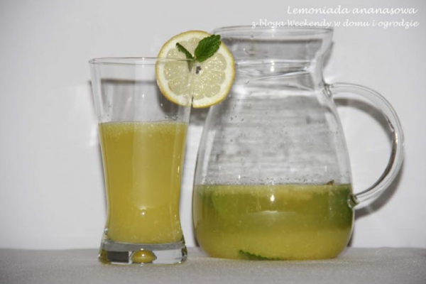 Lemoniada ananasowa