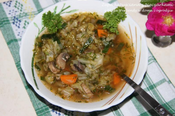 Wegańska zupa kapuściana