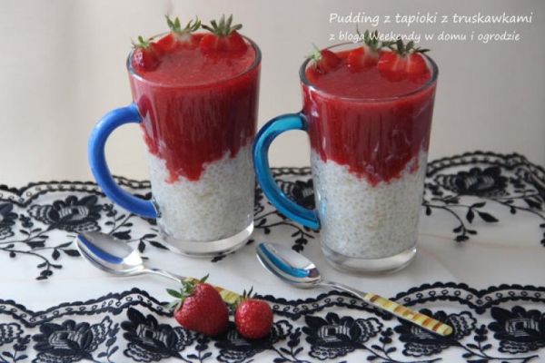 Perełkowy pudding z tapioki z truskawkami