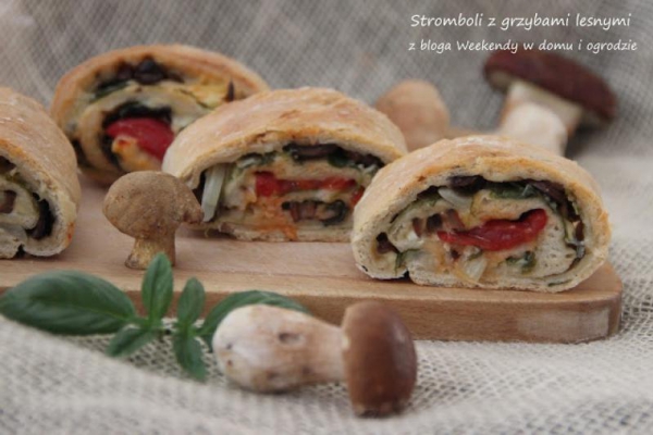 Stromboli z grzybami leśnymi