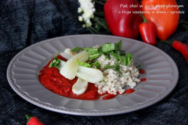 Pak choi w sosie paprykowym