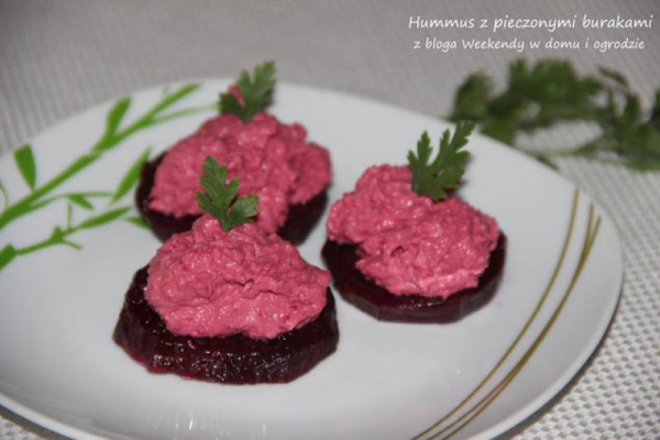 Hummus z pieczonym burakiem