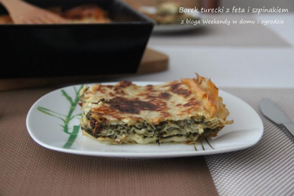 Börek turecki z fetą i szpinakiem