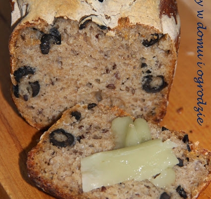 Chleb mieszany z oliwkami (na zakwasie)