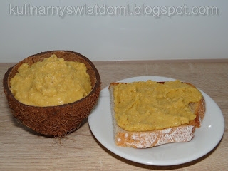 Hummus z mango i kokosem