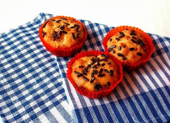 Owsiane muffinki z suszonymi morelami
