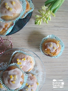 Pączki pieczone w piekarniku z dżemem truskawkowym (Fit)