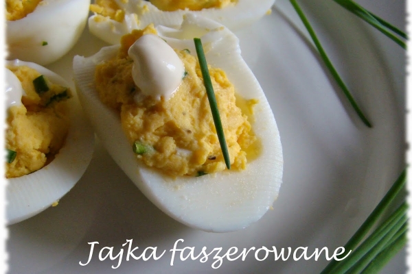 Jajka faszerowane majonezem ze szczypiorkiem