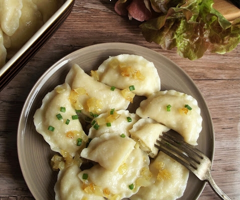 Pierogi z kapustą i białym serem – kuchnia podkarpacka