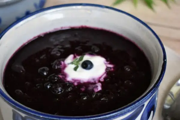 Zupa jagodowa z zacierką – kuchnia podkarpacka