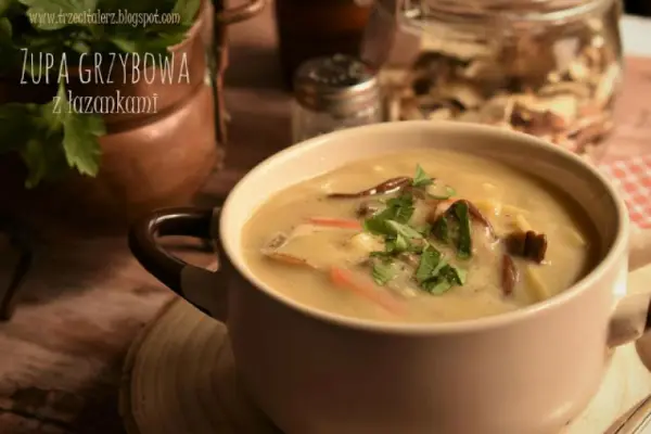 Zupa grzybowa z łazankami – kuchnia podkarpacka
