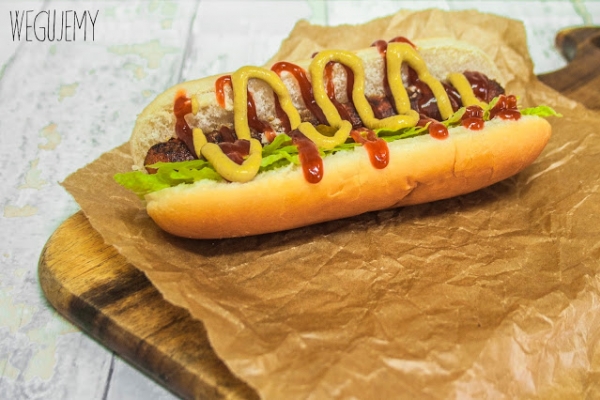 Wegański hotdog z marchewki