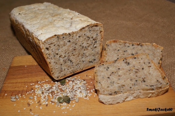 Chleb na zakwasie żytnim z mąki pszennej i żytniej