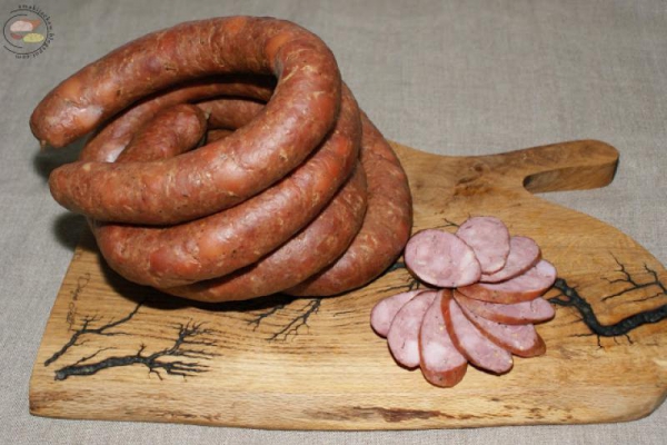 Kiełbasa z szynki i policzków wieprzowych