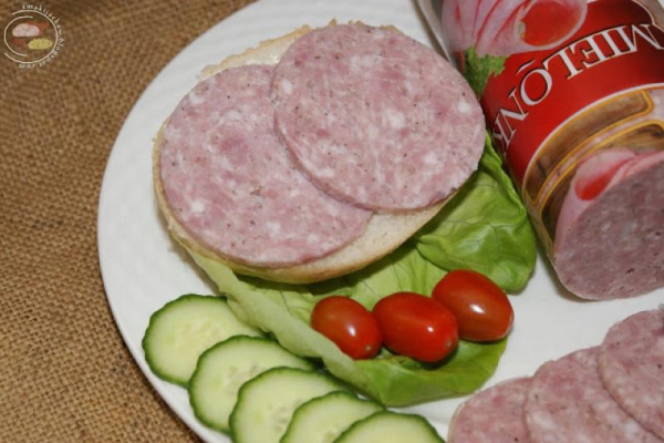 Mielonka ,,Luncheon meat w osłonce w/g JackaW