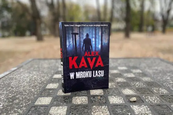 W mroku lasu – W mroku lasu