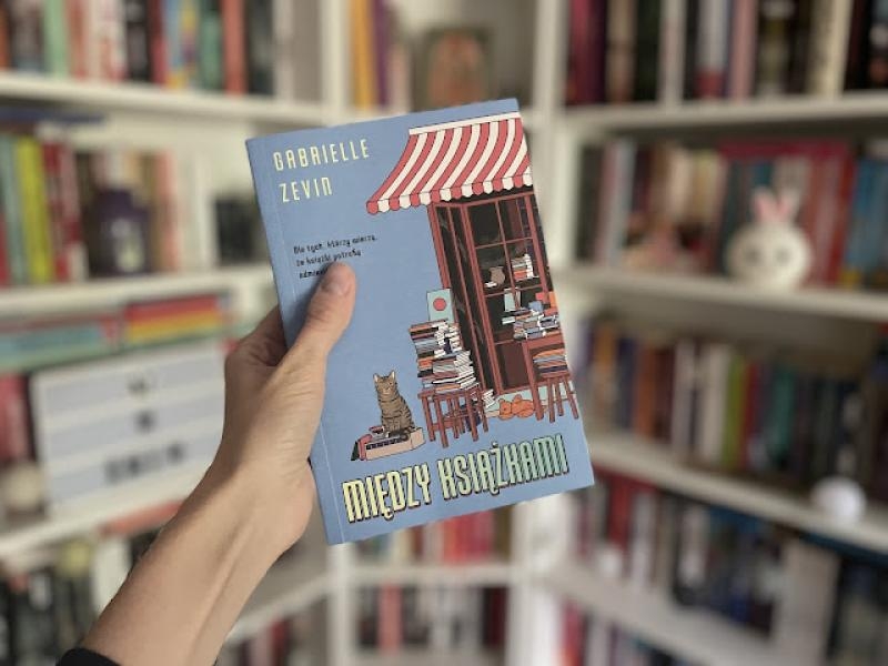 Między książkami – Gabrielle Zevin