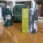 Urwany ślad – Jon...