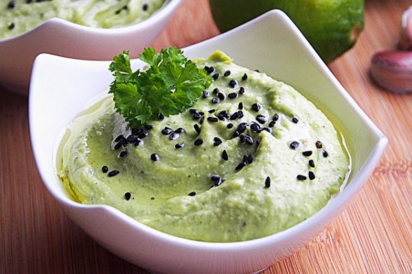 Hummus z awokado