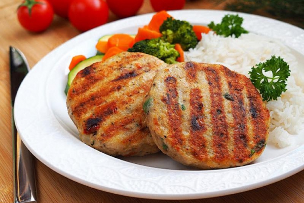 Grillowane kotlety mielone z kurczaka