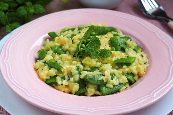 Risotto z groszkiem cukrowym i miętą
