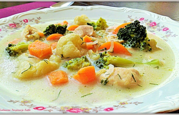 Zupa warzywna z batatami i kurczakiem