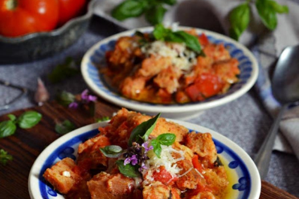 Pappa al pomodoro, czyli Toskańska pomidorowa