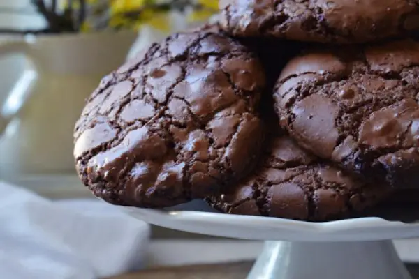 Popękane ciasteczka brownie