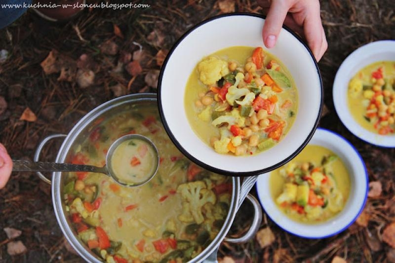 Ekspresowe curry warzywne - idealne na biwak