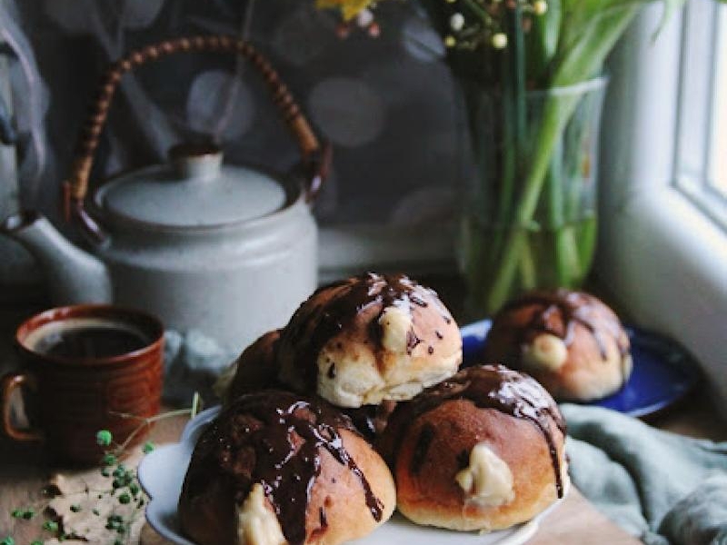 Pieczone pączki z klonowym kremem i czekoladą