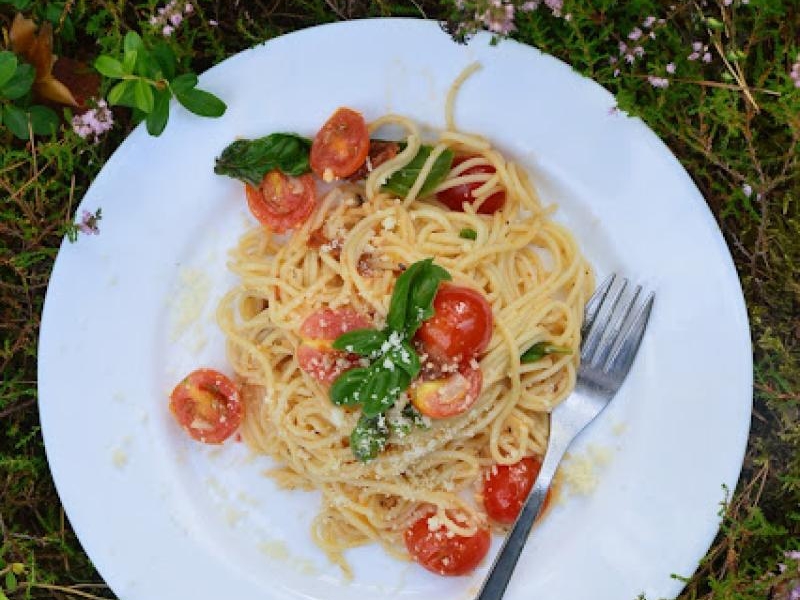 Proste spaghetti podwójnie pomidorowe - idealne na piknik