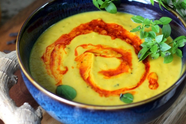 Dyniowa zupa curry z mleczkiem kokosowym