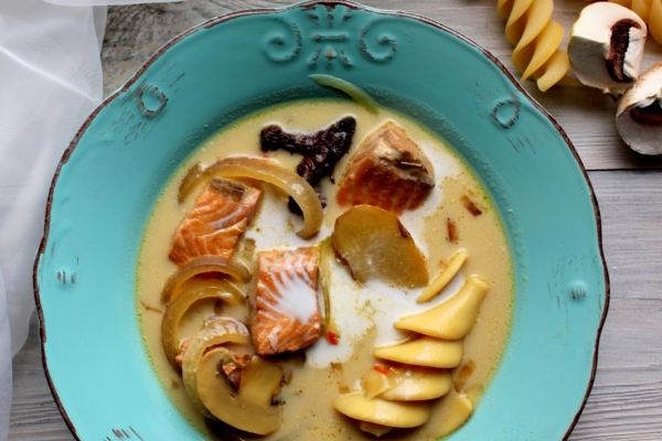 Orientalna zupa z łososiem i żeń-szeniem