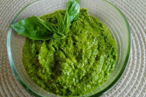 Pesto z bazylii