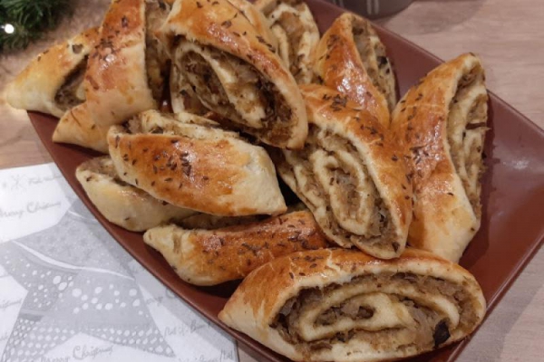 Paszteciki wigilijne z kapustą i grzybami