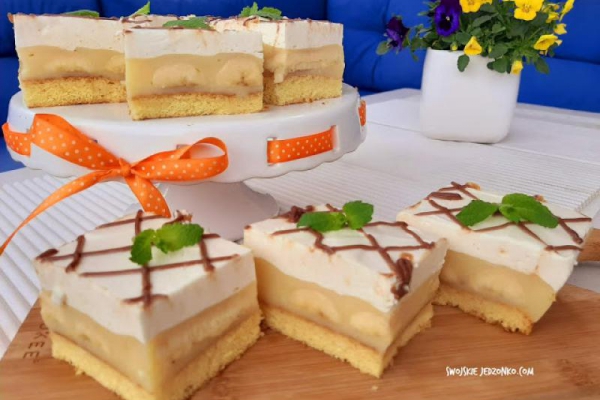 Bananowiec na biszkopcie