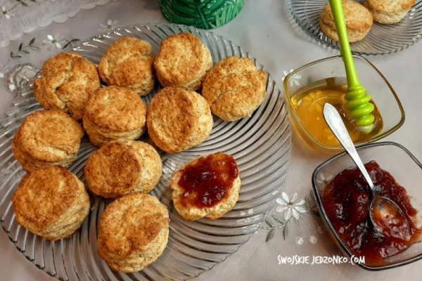 Szybkie buleczki angielskie scones