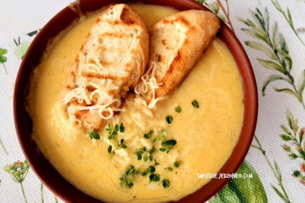 Zupa serowo - cebulowa