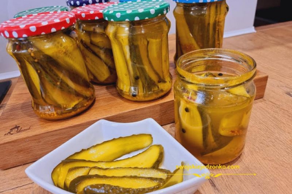 Ogórki kanapkowe z kurkumą na zimę