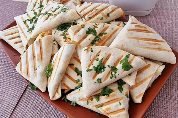 Rożki z tortilli - idealna piknikowa przekąska