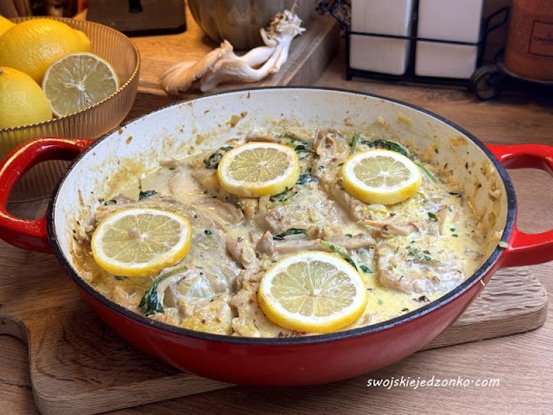 Dorsz z boczniakami w sosie cytrynowo - śmietanowym