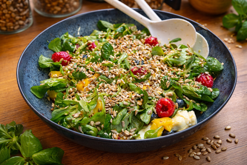 Sałatka z mango i mozzarelli