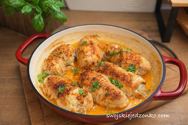 Roladki z kurczaka z pieczarkami i masłem