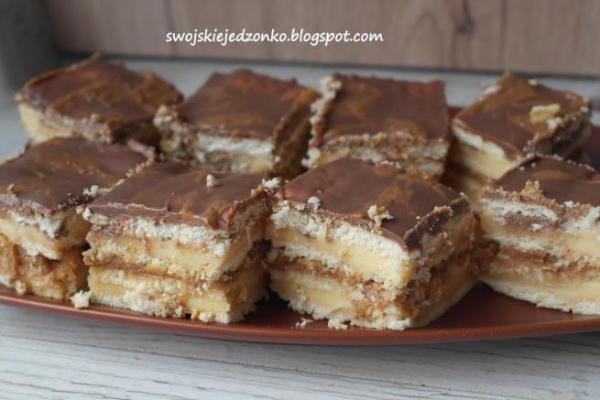Ciasto Snickers bez pieczenia