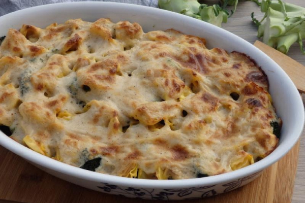 Zapiekanka z tortellini i brokułem