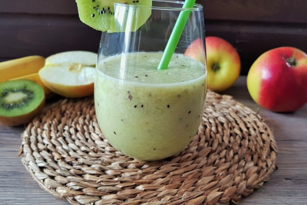 KOKTAJL JABŁKO-BANAN-KIWI