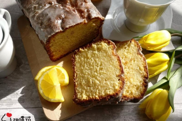 MAŚLANA BABKA Z MIODEM I CYTRYNĄ