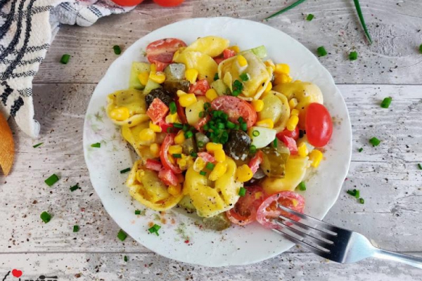 SZYBKA SAŁATKA Z TORTELLINI
